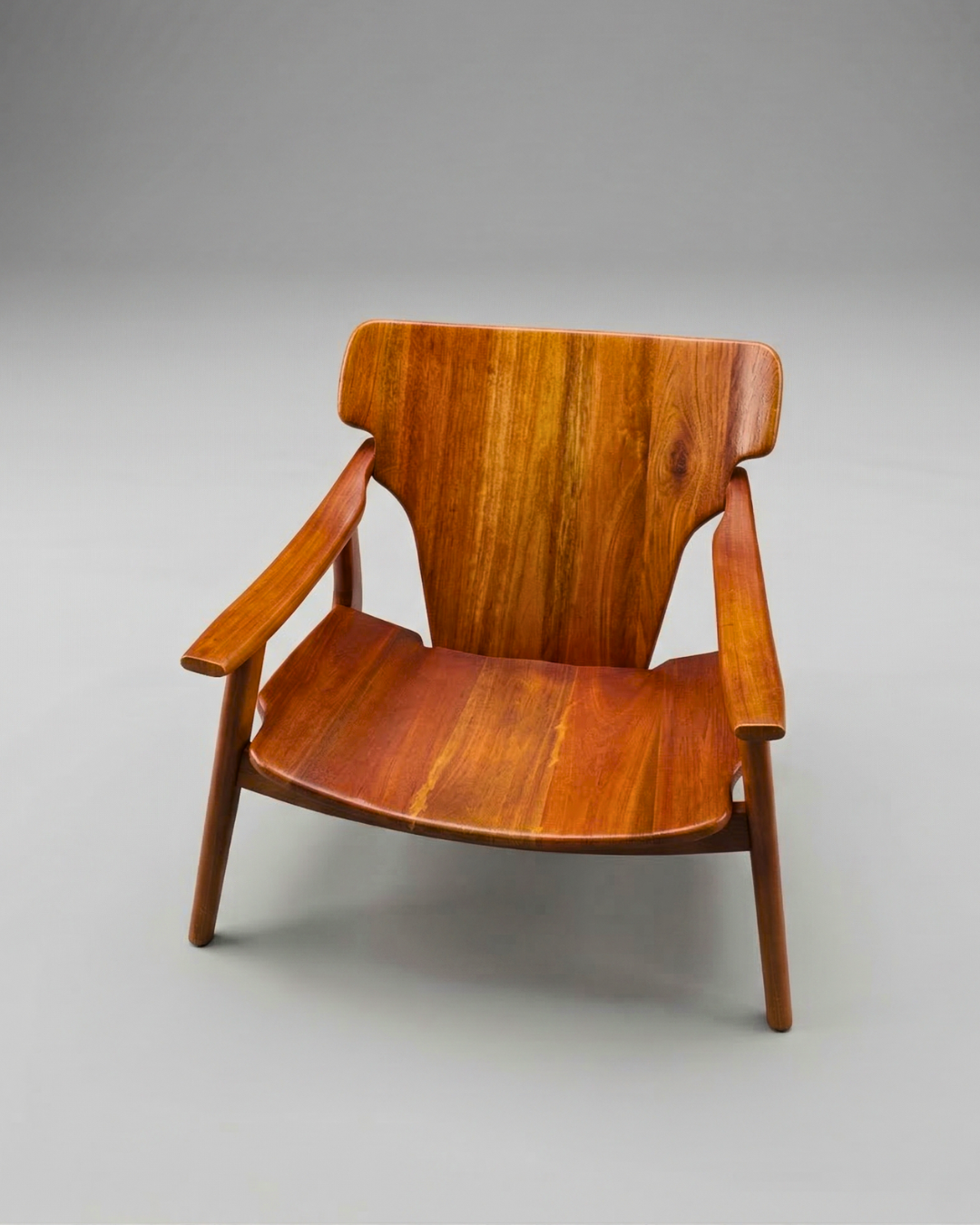 Poltrona Poeta - Madeira Maciça