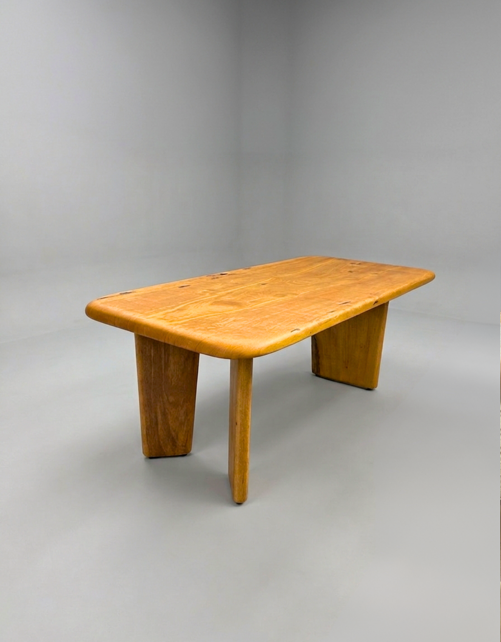 Mesa Seixo para 6 Pessoas - Pequiá com Borda Arredondada