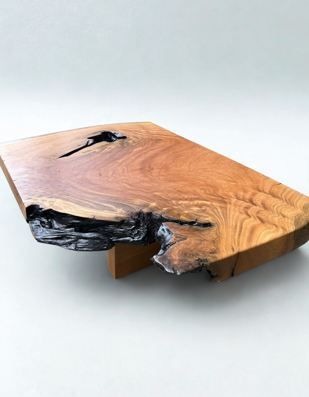 Mesa de Centro Âmago Pequiá Orgânica - 1,04m x 74cm