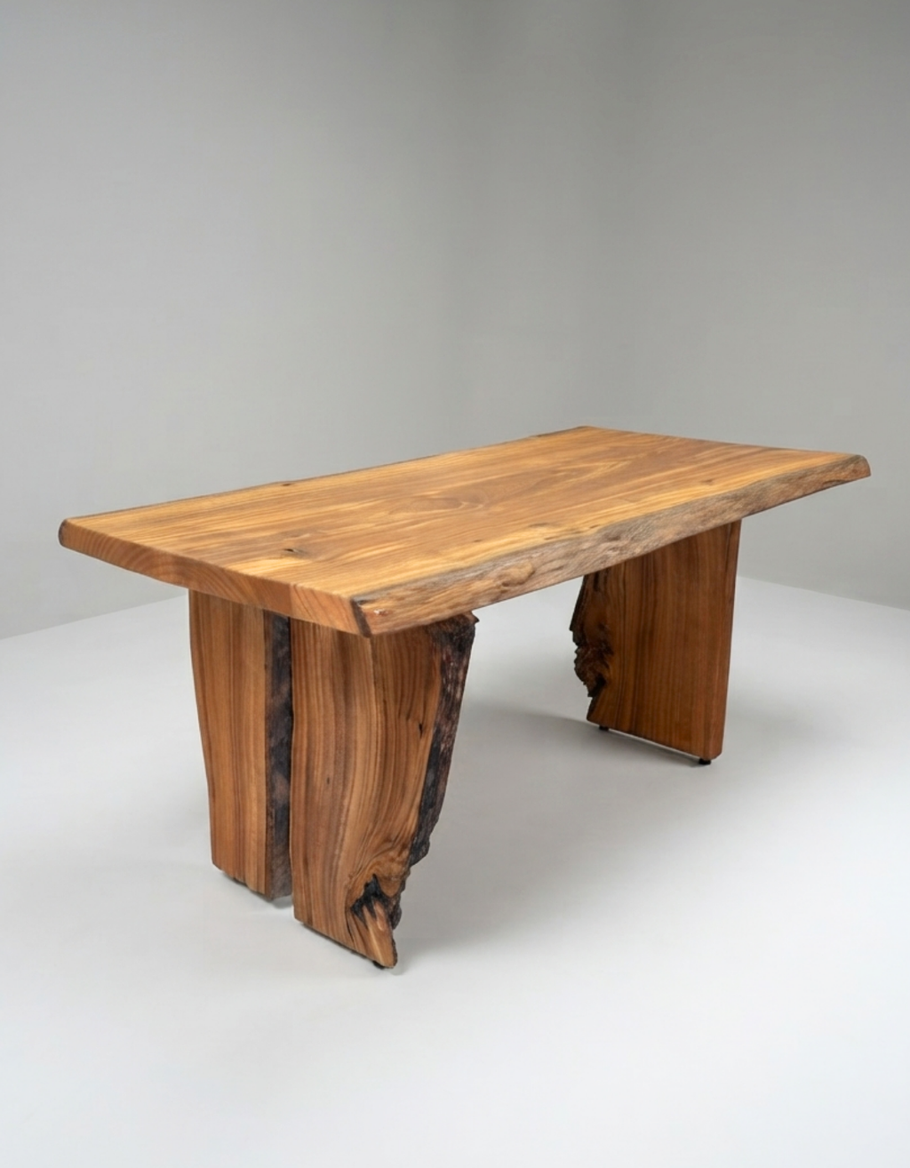 Mesa de Jantar Orgânica 1,59 x 83cm - Pequiá com Borda Natural