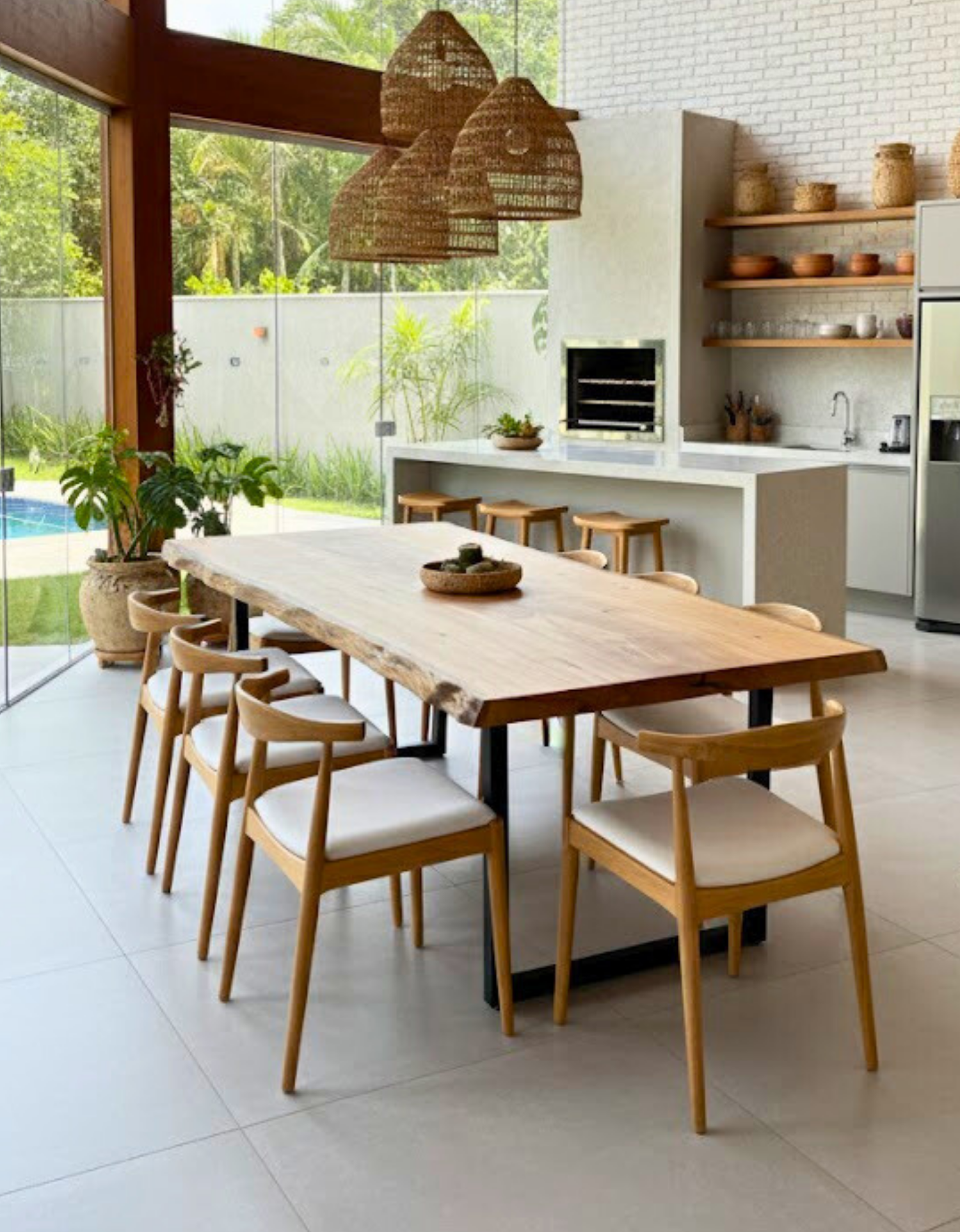 Mesa de Jantar para 8 Pessoas - Pequiá com Borda Natural