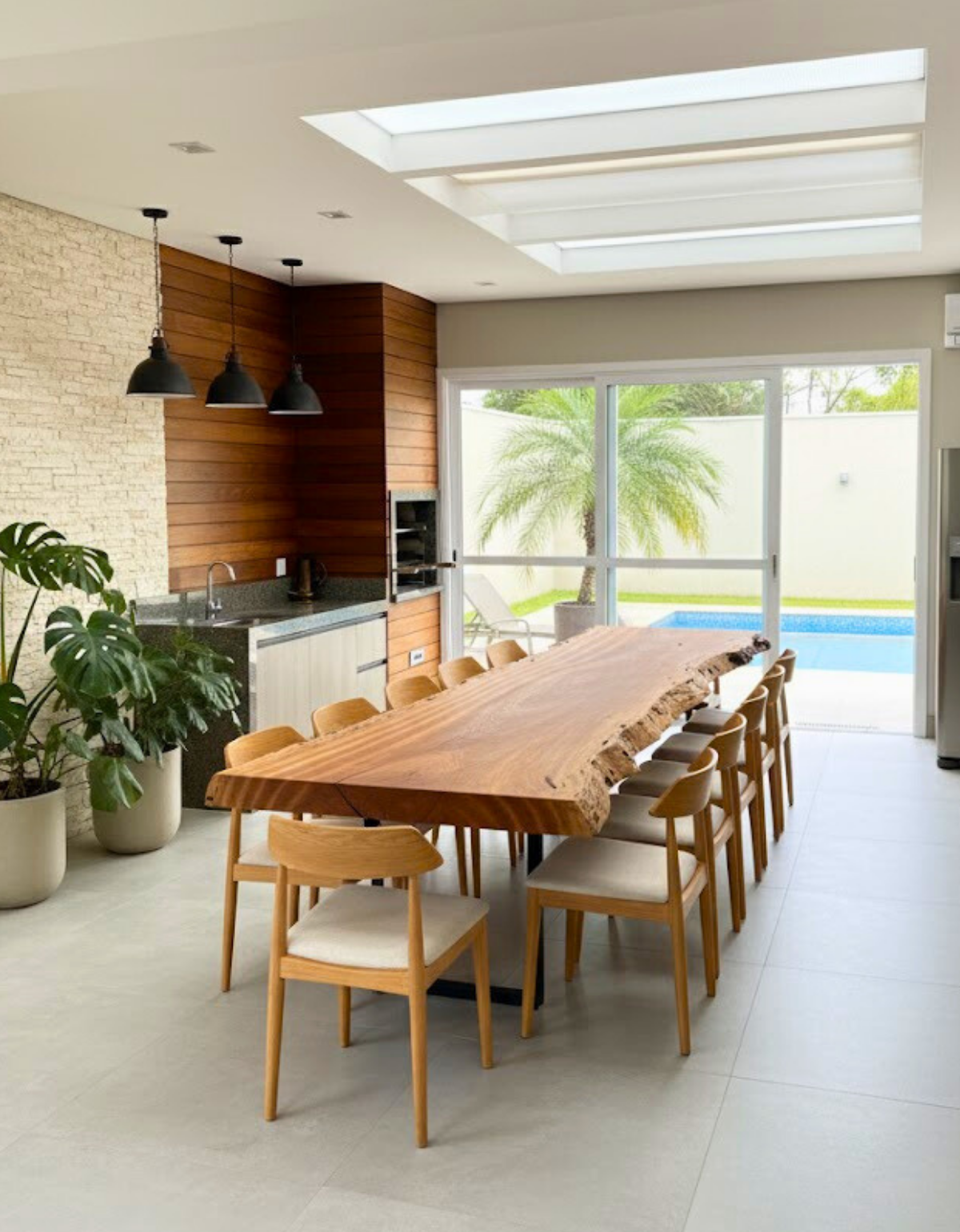 Mesa de Jantar para 13 Pessoas - Pequiá com Borda Natural