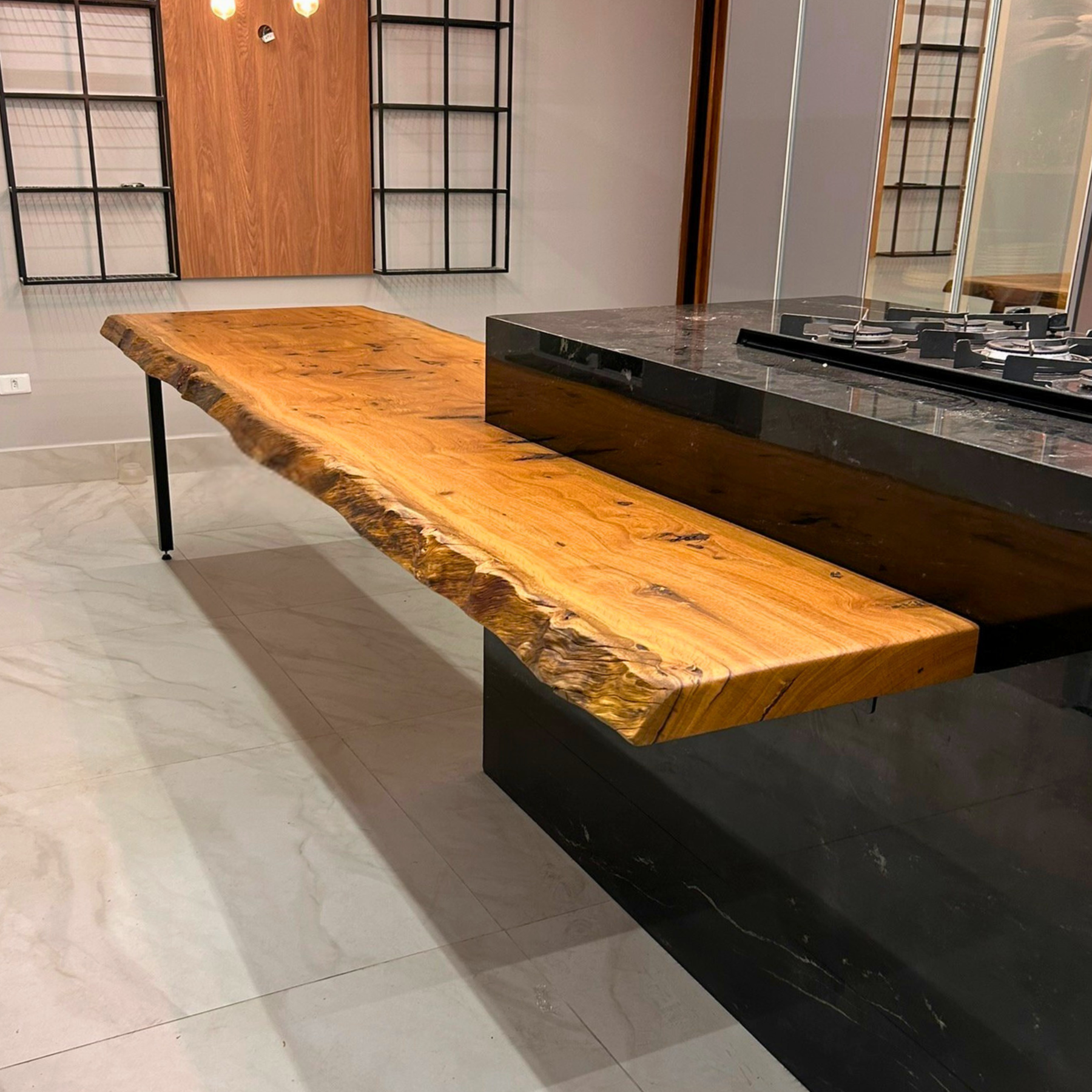 Tampo Orgânico com Borda Natural para Ilha - Design Biofílico de Luxo 3,70m x 1,00m