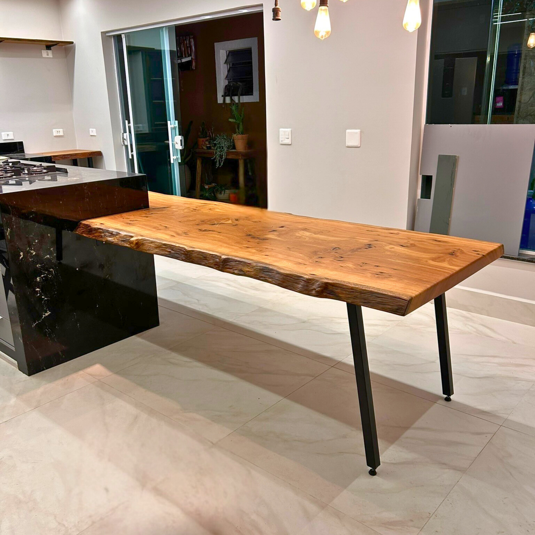 Tampo Orgânico com Borda Natural para Ilha - Design Biofílico de Luxo 3,70m x 1,00m