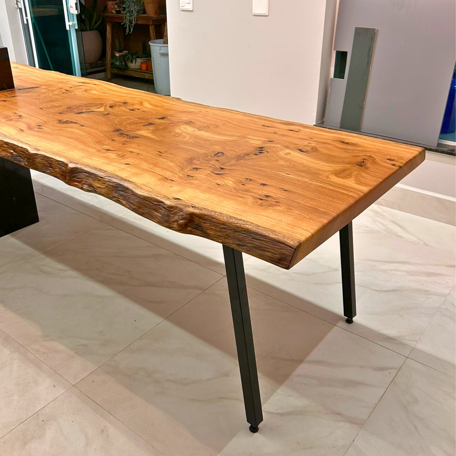 Tampo Orgânico com Borda Natural para Ilha - Design Biofílico de Luxo 3,70m x 1,00m