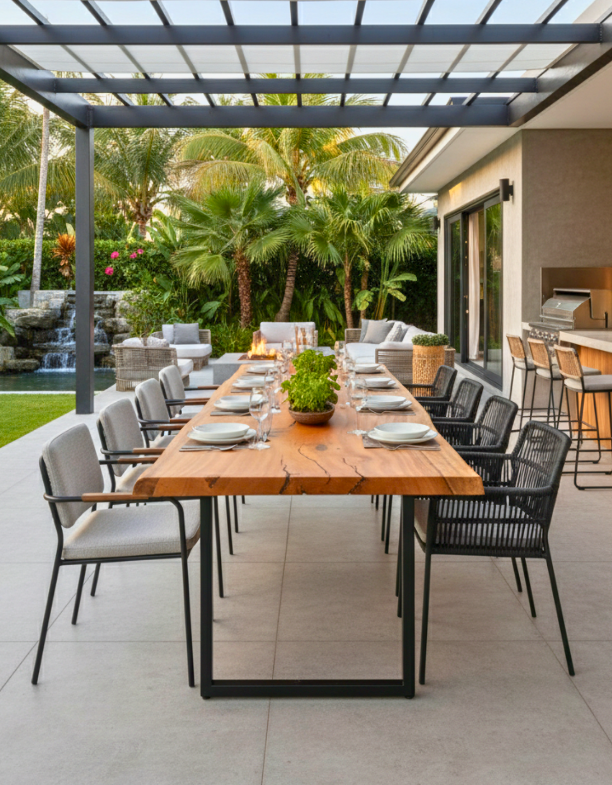 Mesa de Jantar para 8 Pessoas - Pequiá com Borda Natural