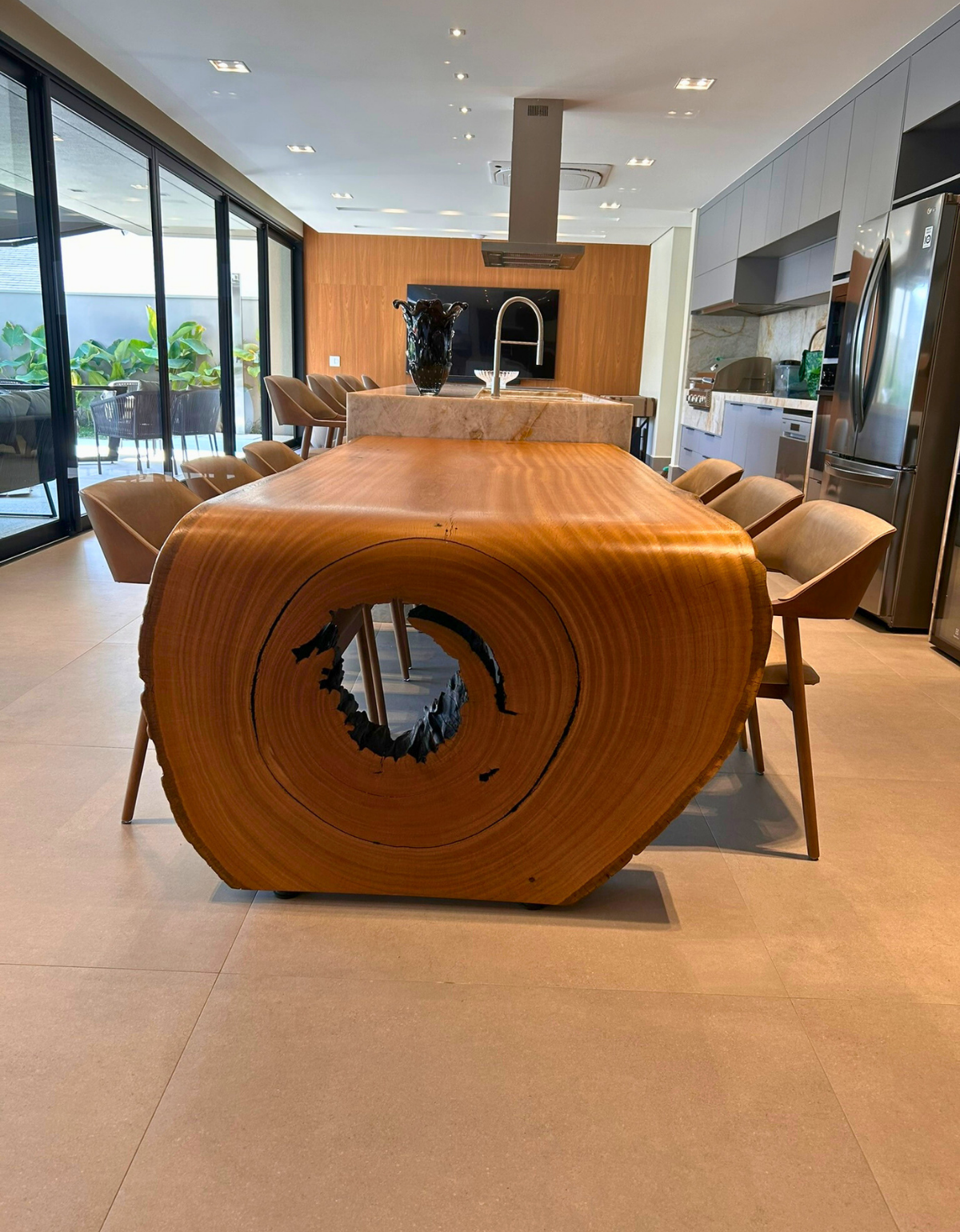 Mesa de Jantar Cascata 6 lugares - Madeira Pequiá Maciça Orgânica