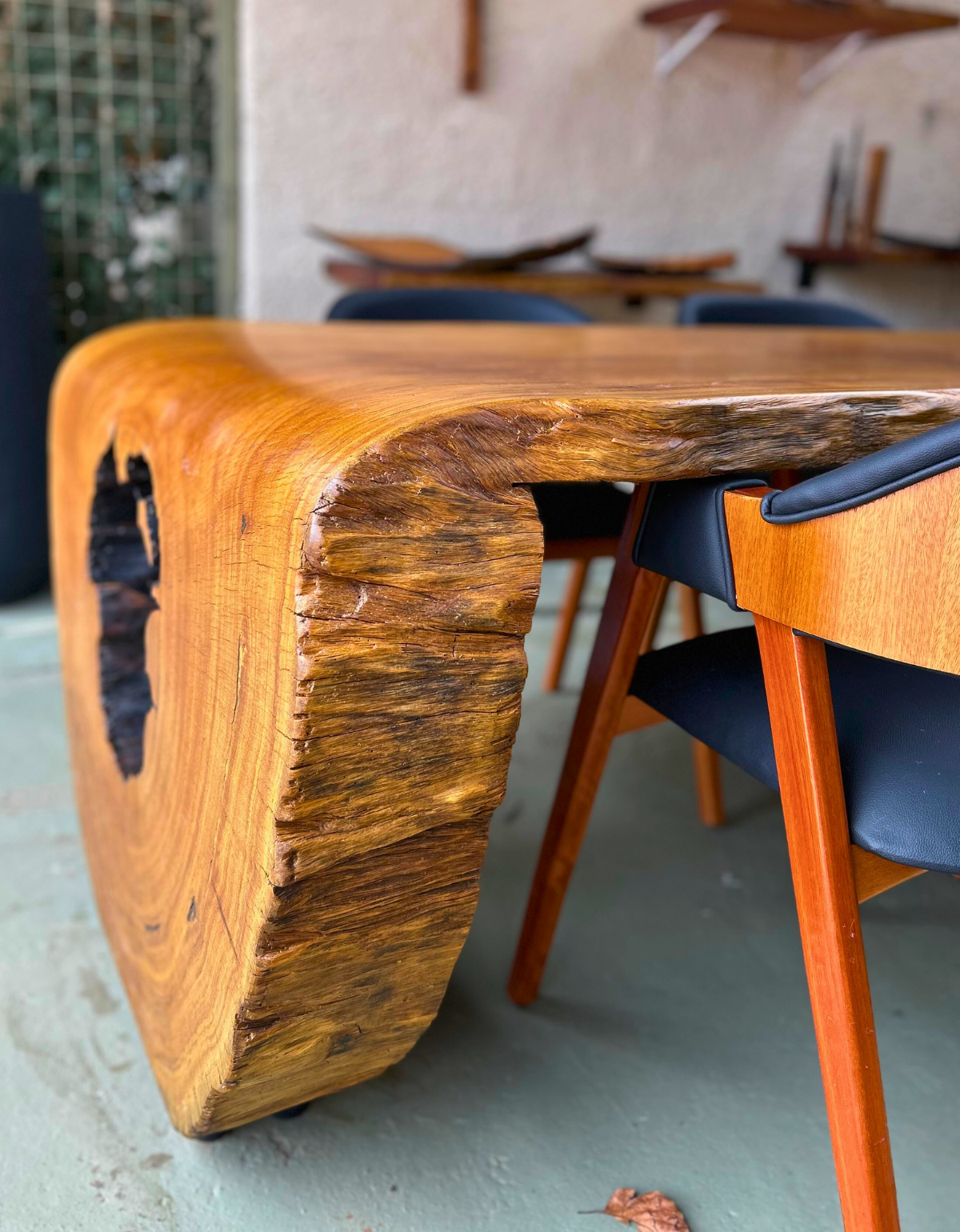 Mesa de Jantar Cascata 6 lugares - Madeira Pequiá Maciça Orgânica