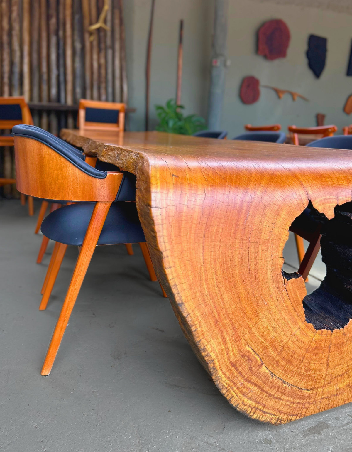 Mesa de Jantar Cascata 6 lugares - Madeira Pequiá Maciça Orgânica