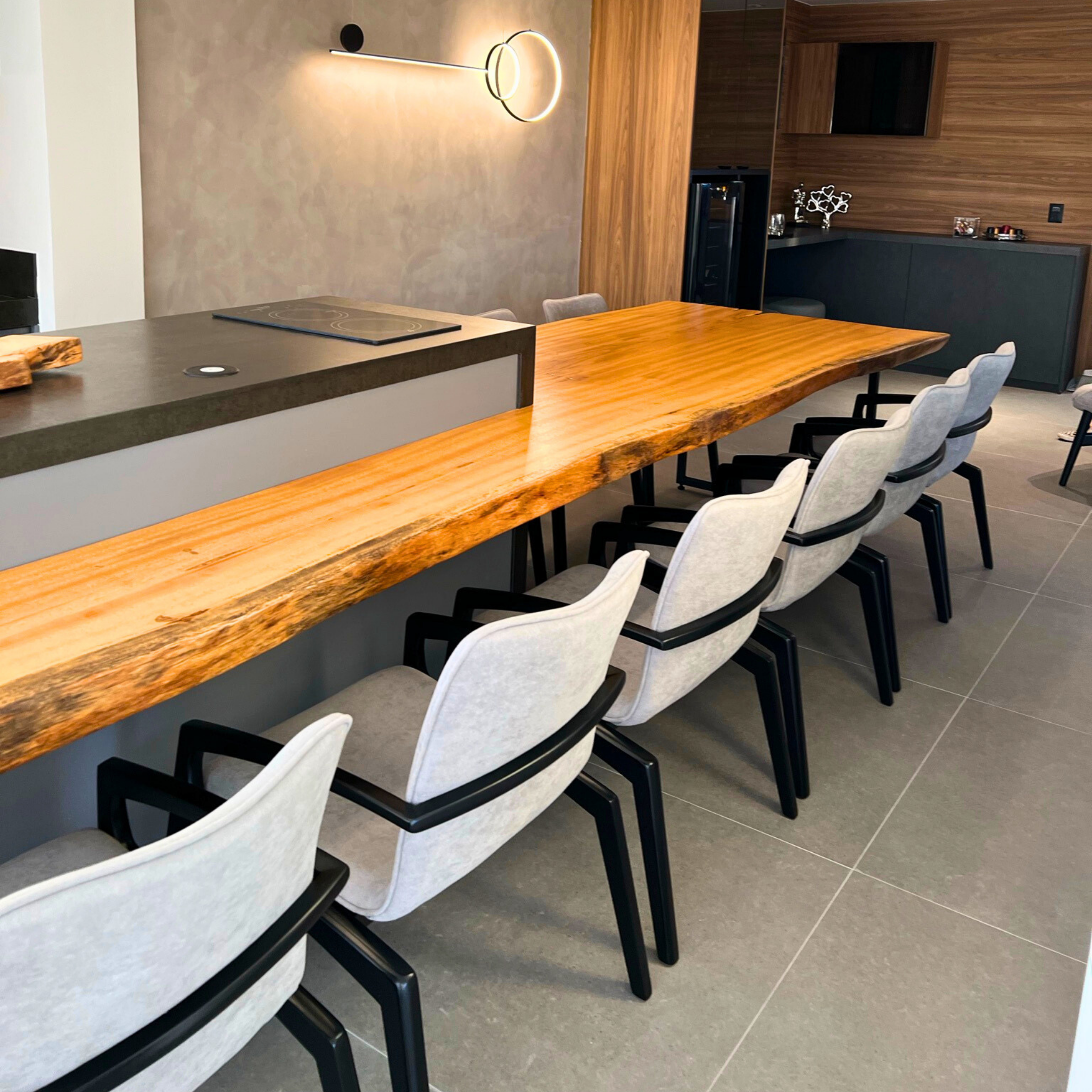 Tampo Orgânico com Borda Natural para Ilha - Design Biofílico de Luxo 4,00m x 1,00m
