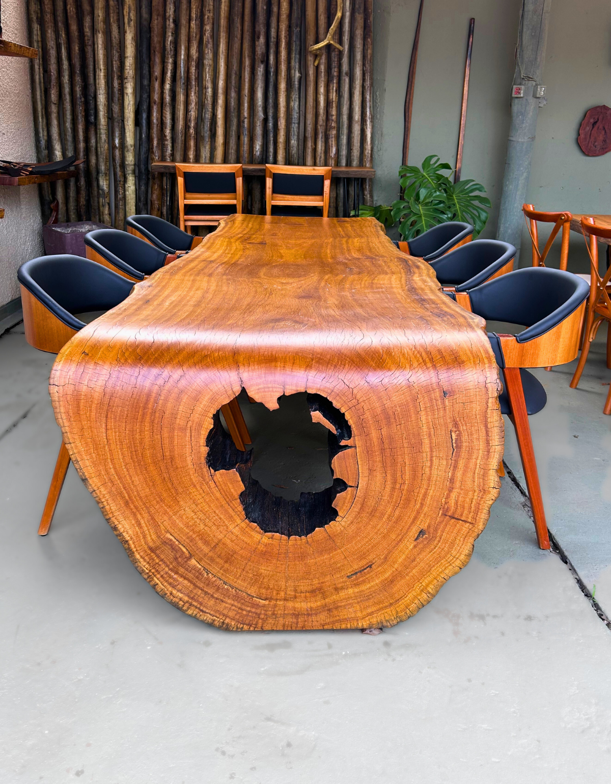 Mesa de Jantar Cascata 6 lugares - Madeira Pequiá Maciça Orgânica