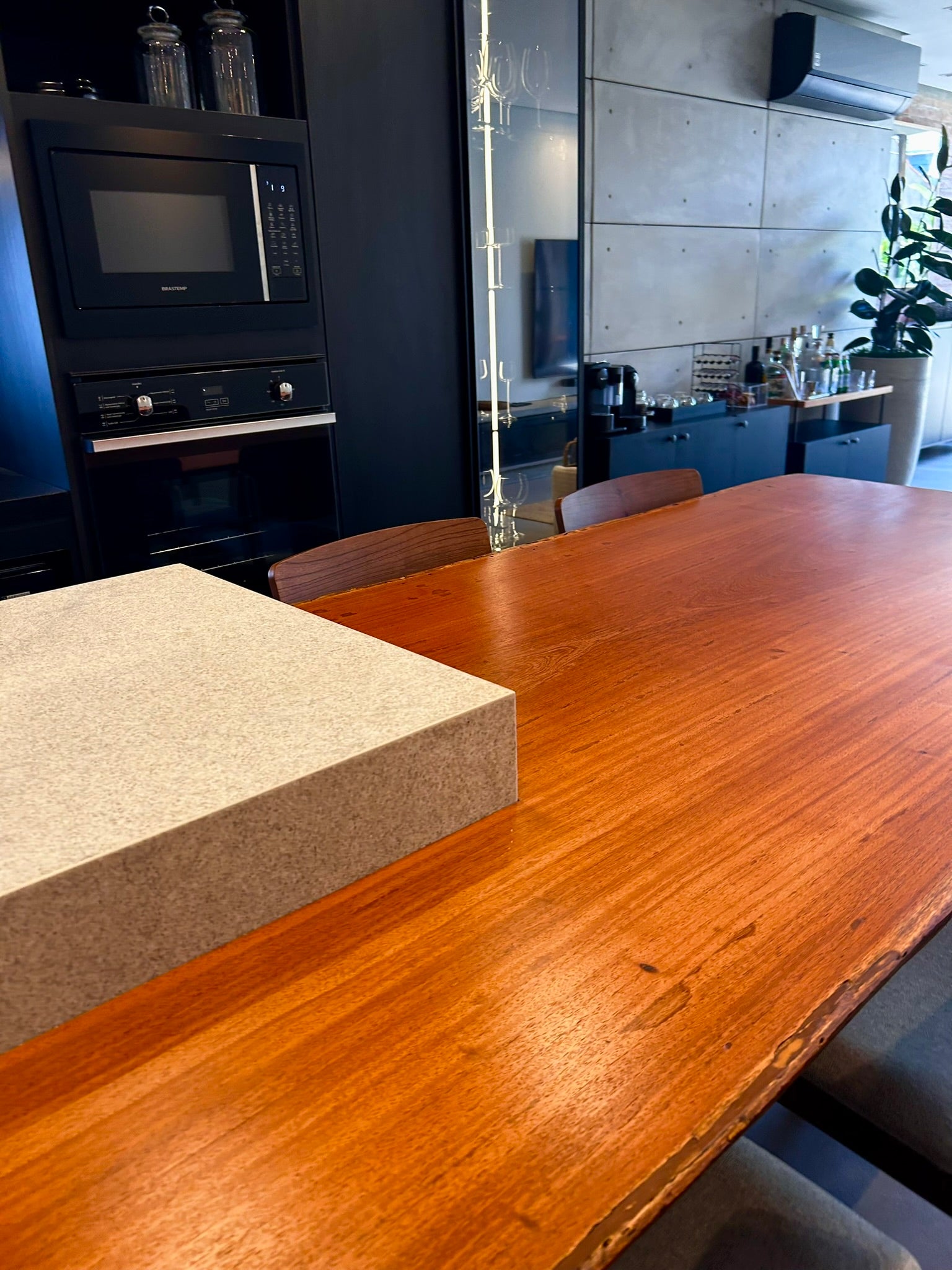 Extensão Gourmet em Madeira Maciça para Ilha de Cozinha Integrada - 4,50 x 1,20m