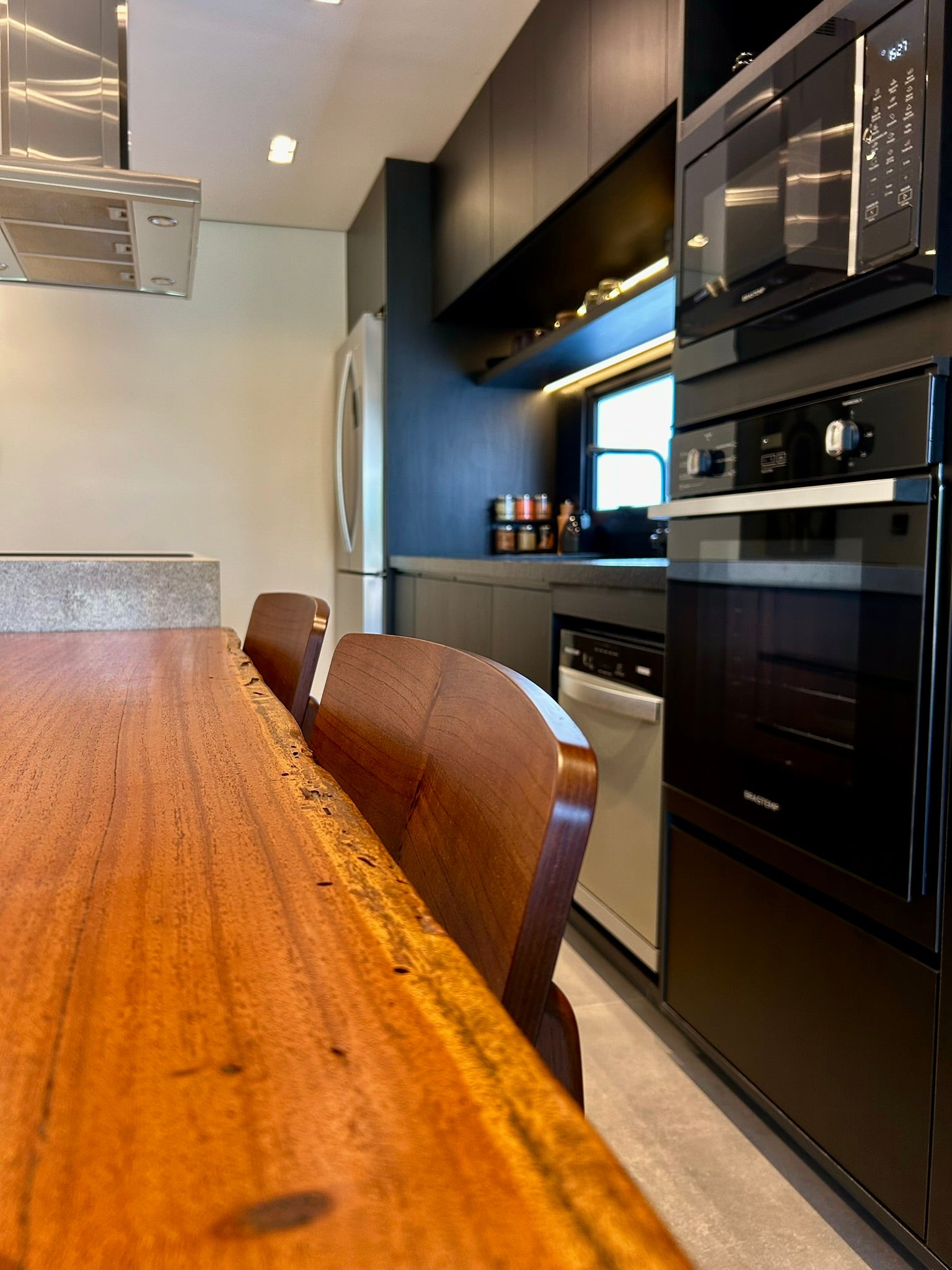 Extensão Gourmet em Madeira Maciça para Ilha de Cozinha Integrada - 4,50 x 1,20m